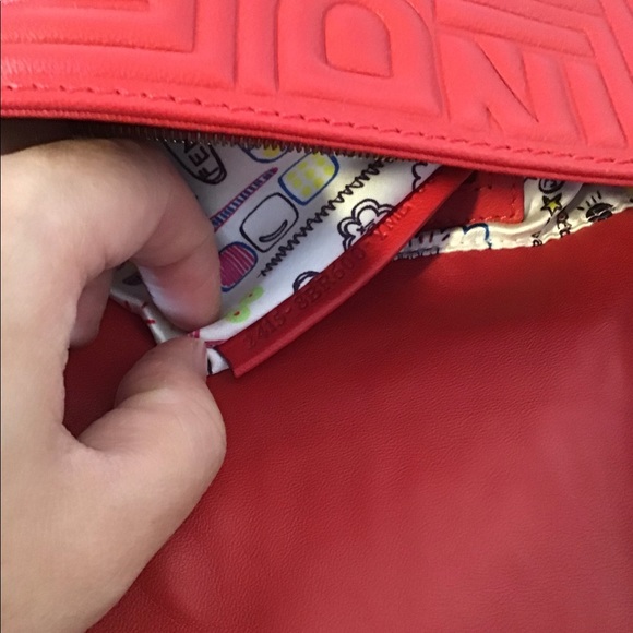 Fendi Leather Baguette - Picture 8 of 8